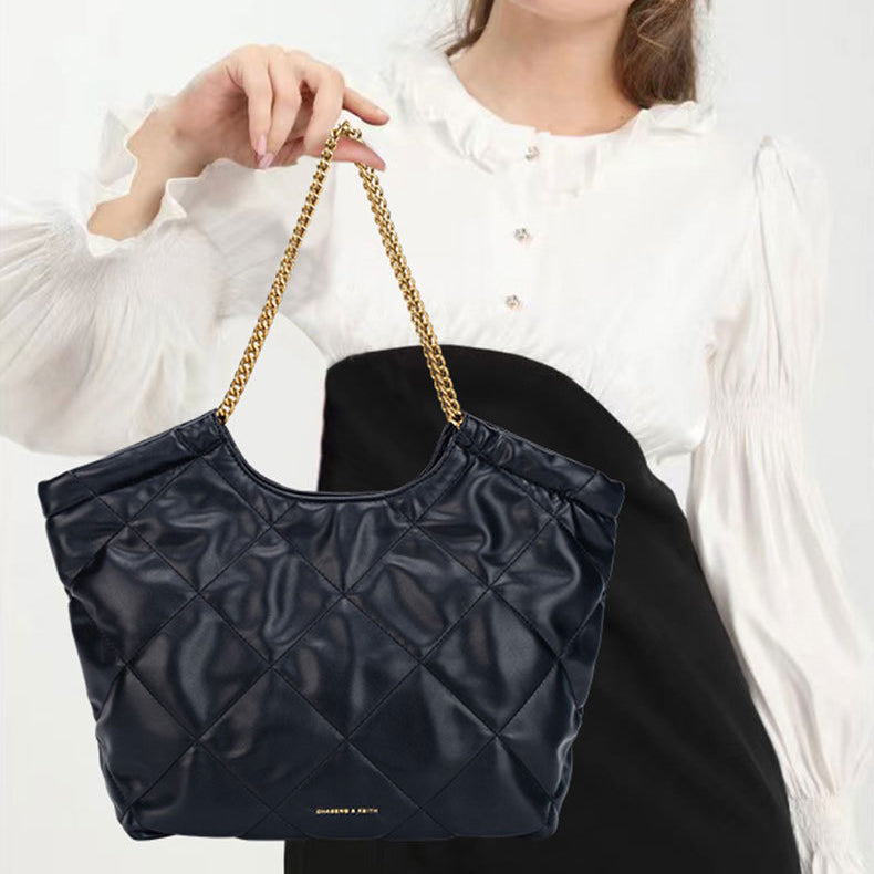 Versatile High Quality Sense of Large-capacity Diamond Lattice Chain Bag